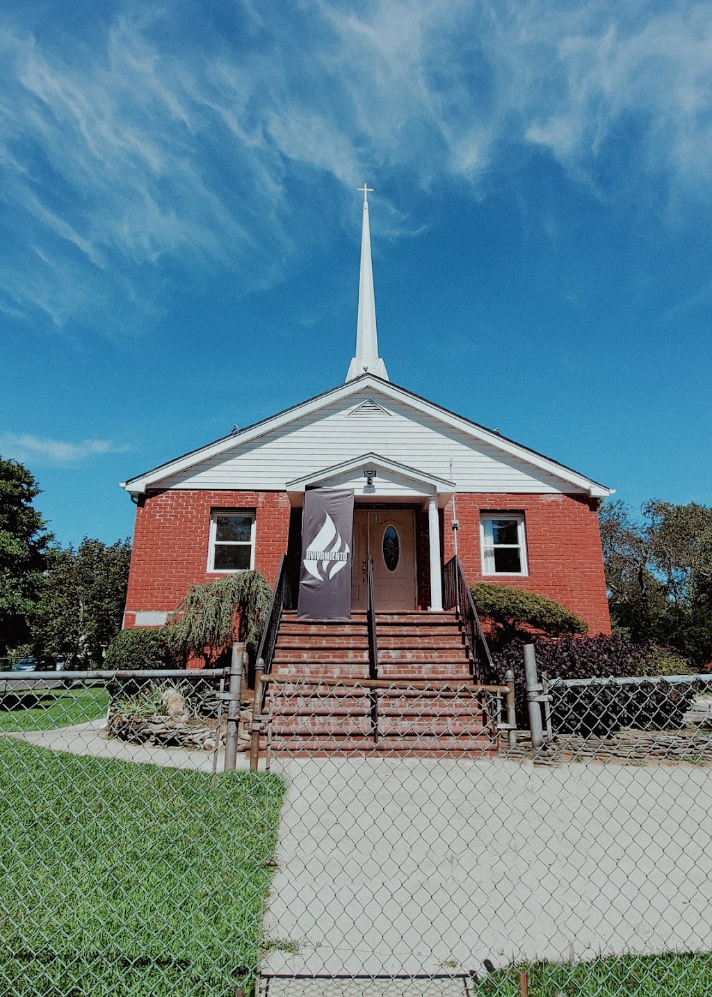 Primera Iglesia Pentecostal Roca De Salvación. | 65 Bradley St, Brentwood, NY 11717 | Phone: (631) 434-1038