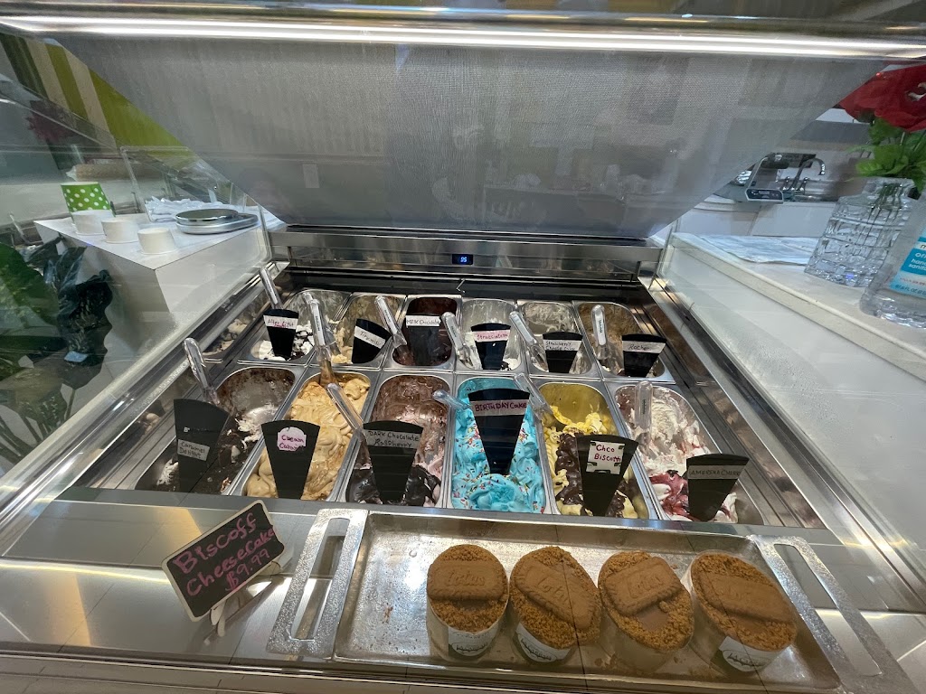 La Carraia Gelateria Cafe (Italian Ice Cream) | 2326 Hempstead Tpke, East Meadow, NY 11554 | Phone: (516) 226-3580