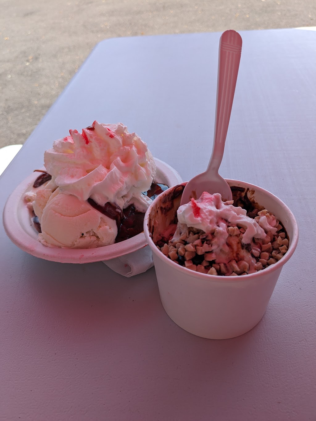 Chas Ice Cream & Grill | 329 West St, Ludlow, MA 01056 | Phone: (413) 610-0911