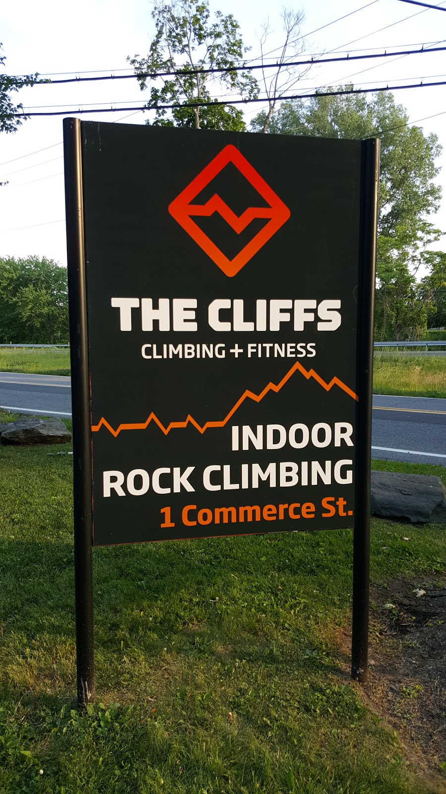 The Cliffs at Valhalla | 1 Commerce St, Valhalla, NY 10595 | Phone: (914) 328-7625