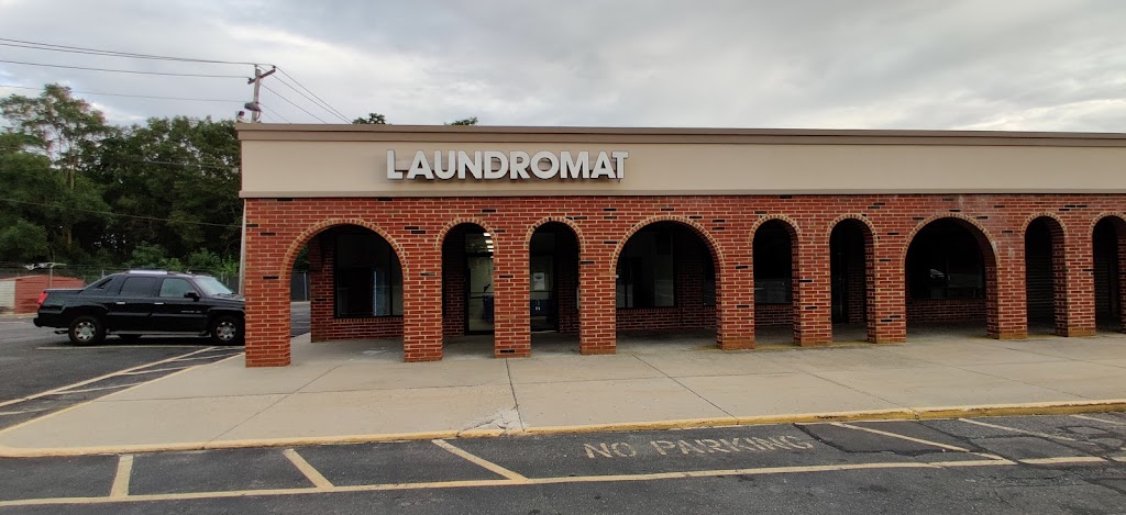Colonial Springs Laundromat | 2 Colonial Springs Rd, Wheatley Heights, NY 11798 | Phone: (631) 643-2415