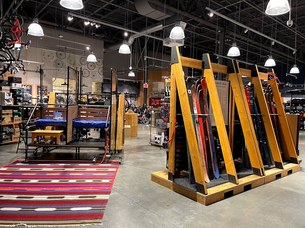 REI | 1417 New Britain Ave, West Hartford, CT 06110 | Phone: (860) 313-0128