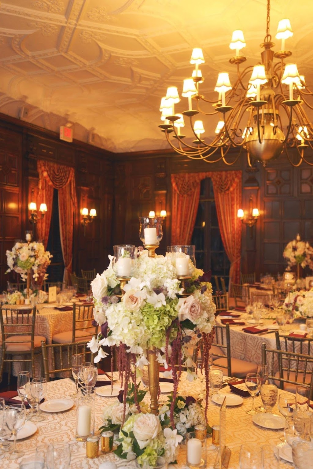 Petals floral & Party Design | 200 Forest Ave, Locust Valley, NY 11560 | Phone: (516) 674-9325