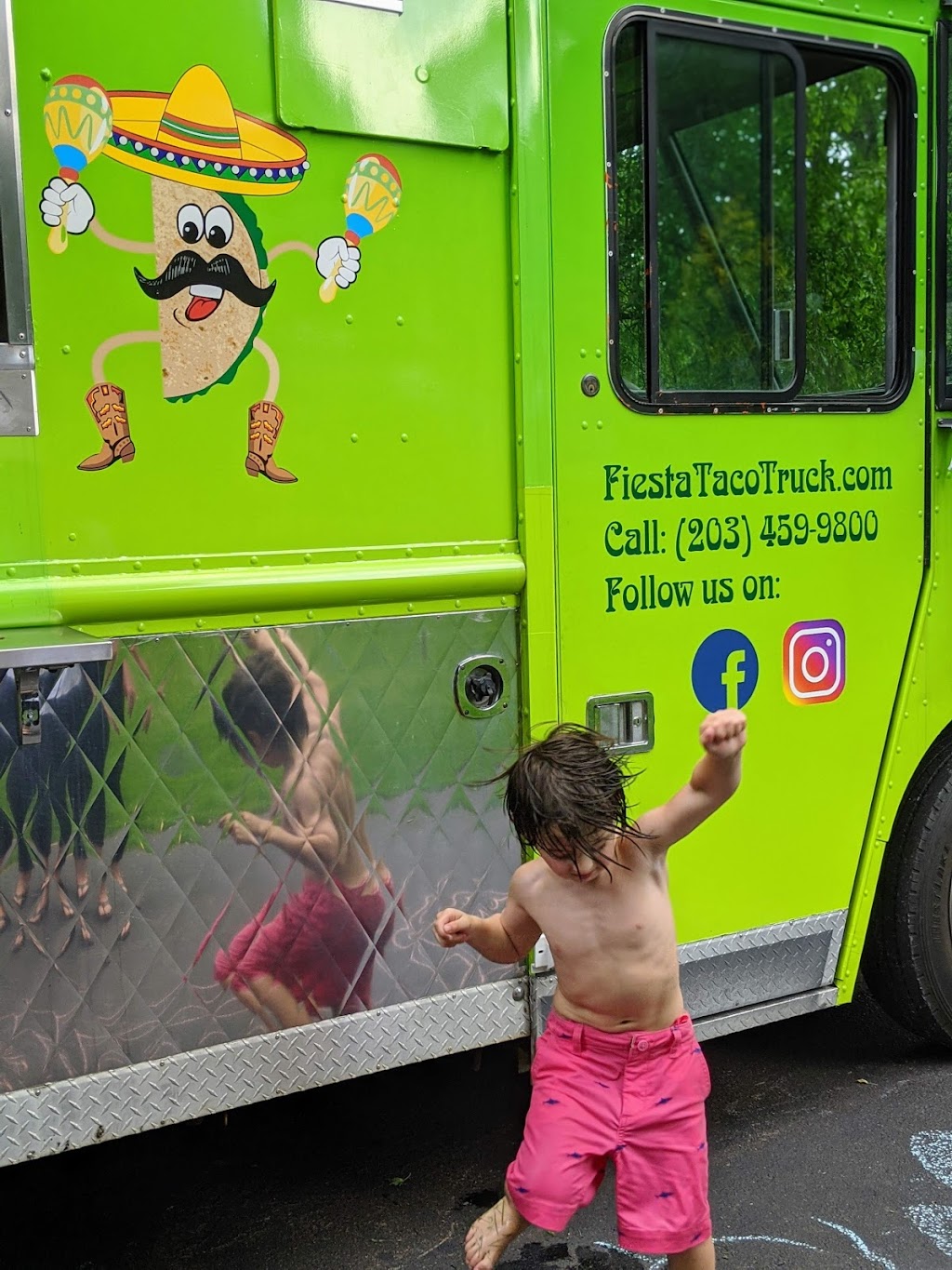 Fiesta Taco Truck | 415 Main St, Monroe, CT 06468 | Phone: (203) 951-5521