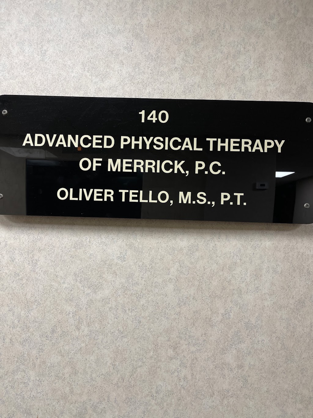Advanced Physical Therapy of Westbury | 265 Post Ave # 140, Westbury, NY 11590 | Phone: (516) 333-8052