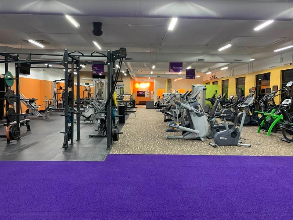 Anytime Fitness | 15 College Hwy, Southampton, MA 01073 | Phone: (413) 264-1760