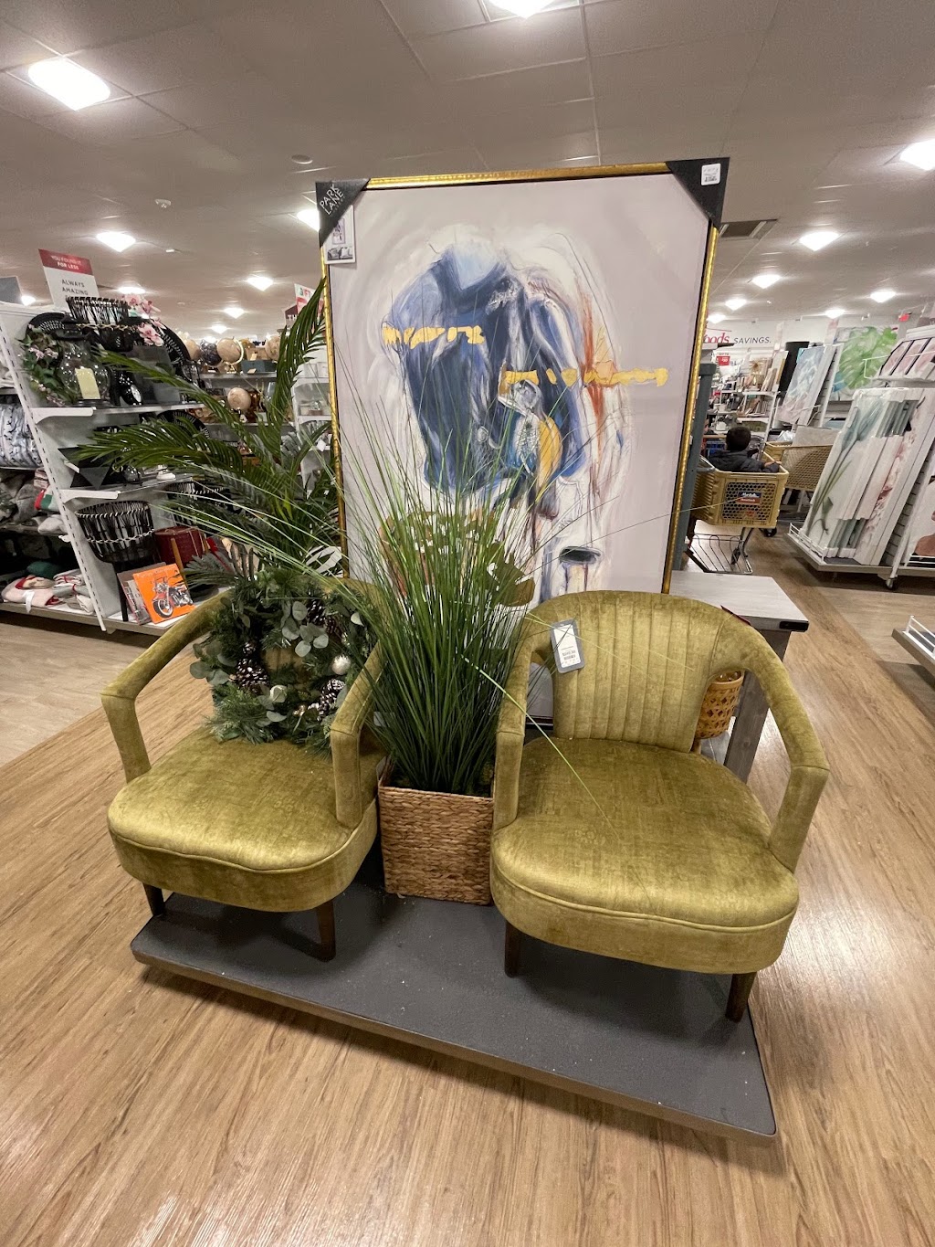 Marshalls & HomeGoods | 1762 Old Country Rd, Riverhead, NY 11901 | Phone: (631) 727-2380