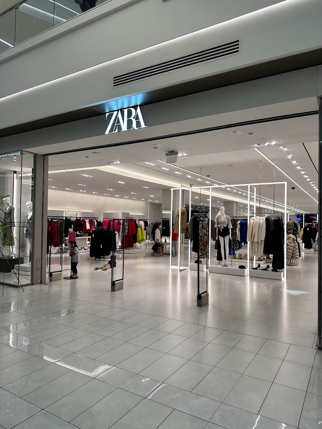 ZARA | American Dream Wy #1, East Rutherford, NJ 07073 | Phone: (833) 247-2473