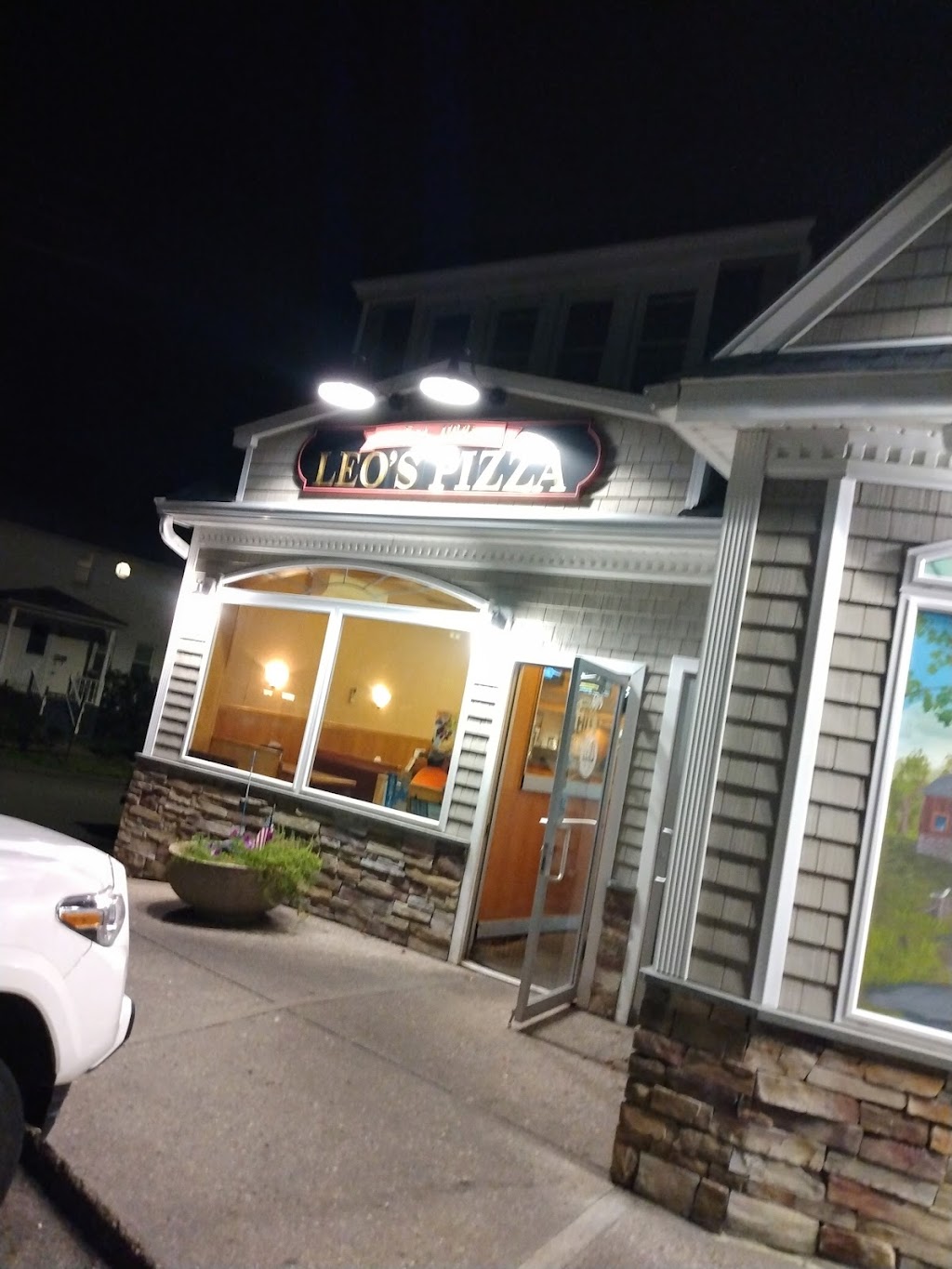 Leos Pizza | 689 Wolcott Hill Rd, Wethersfield, CT 06109 | Phone: (860) 563-8144