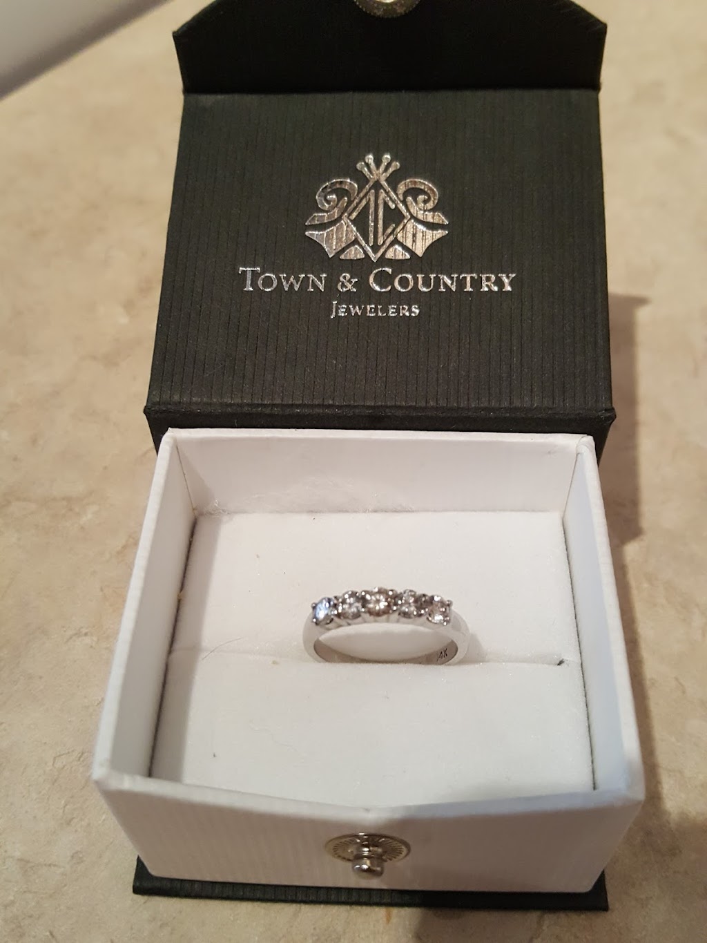 Town & Country Jewelers | 204 Monmouth Rd, Oakhurst, NJ 07755 | Phone: (732) 542-0456