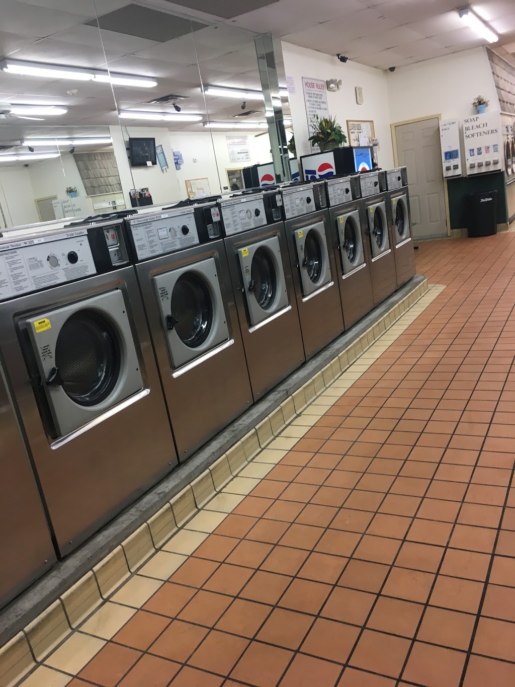 Dutchess Park Laundromat | 1545 NY-52, Fishkill, NY 12524 | Phone: (845) 896-5371