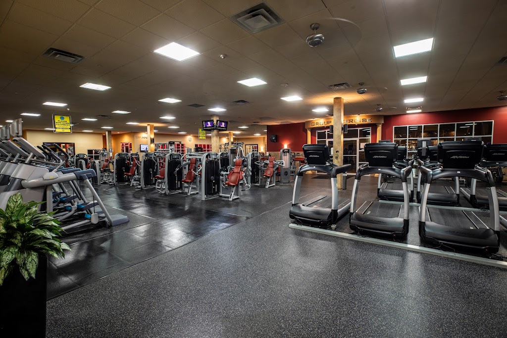 Golds Gym | 1 Larkfield Rd, East Northport, NY 11731 | Phone: (631) 757-3377