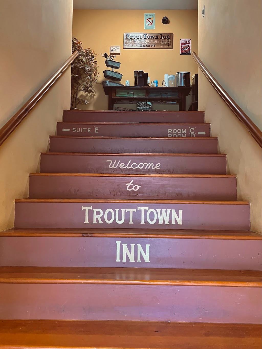 Trout Town Inn | 3 Railroad Ave, Roscoe, NY 12776 | Phone: (607) 323-3130