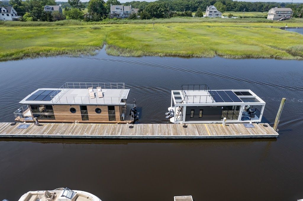 Waterlodge Premium Houseboats | 70 Riverside Dr, Clinton, CT 06413 | Phone: (860) 669-1705