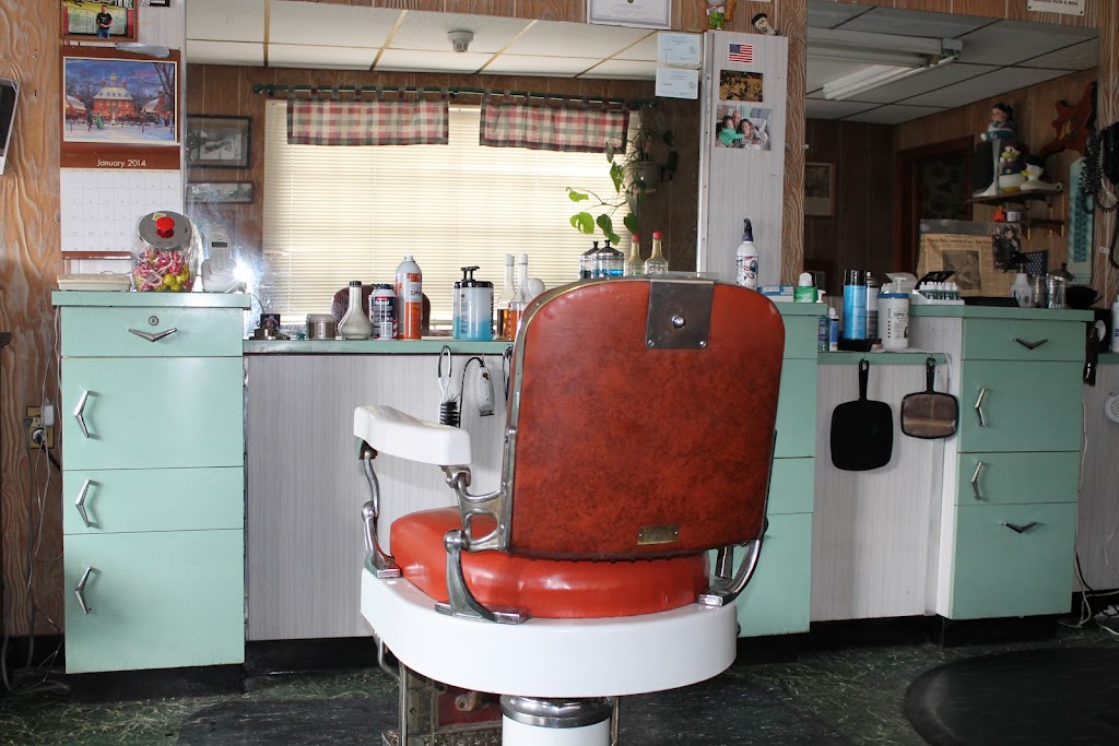 The Brookfield Village Barber Shop | 847 Federal Rd, Brookfield, CT 06804 | Phone: (203) 775-6445