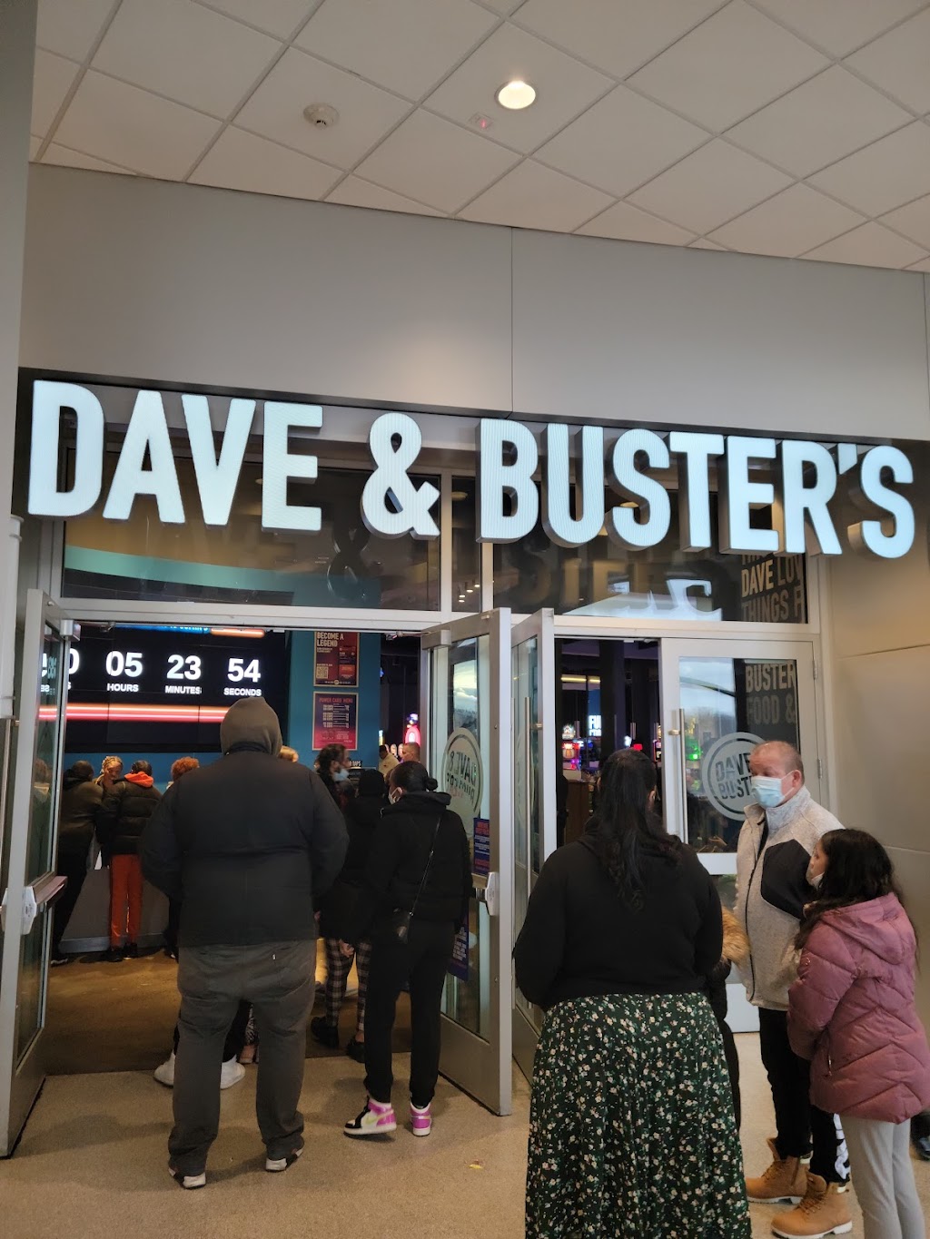 Dave & Busters Pelham Manor | 881 Pelham Pkwy, Pelham Manor, NY 10803 | Phone: (914) 380-8500