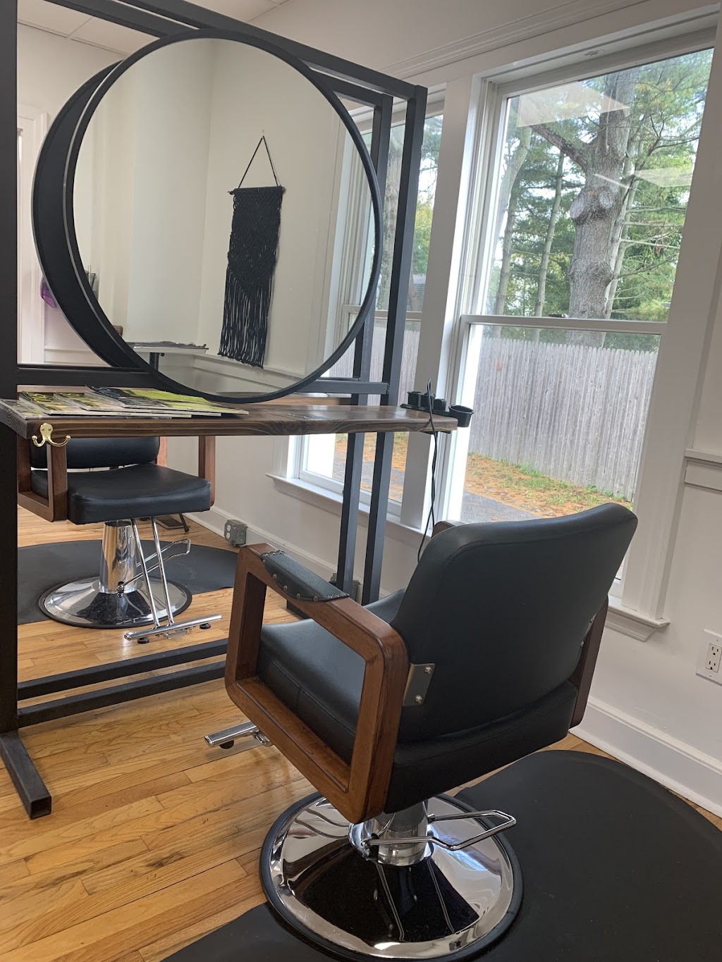 Main Roots Salon | 53155 NY-25, Southold, NY 11971 | Phone: (631) 407-5700