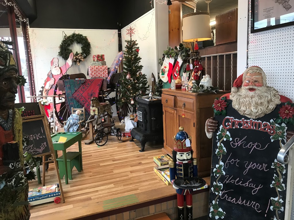 2ND Life Antiques & Collectibles | 200 East Broad Street At corner of Hellertown Avenue &, 200 E Broad St, Quakertown, PA 18951 | Phone: (215) 536-4547