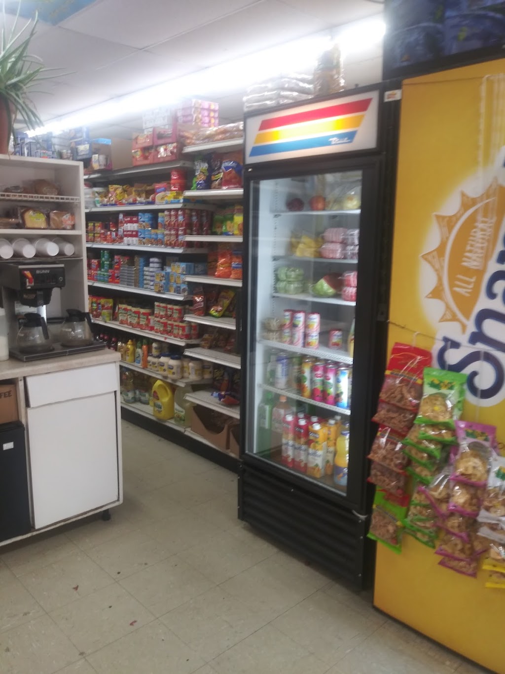 Los Muchachos Mini Market | 1589 Manatuck Blvd, Bay Shore, NY 11706 | Phone: (631) 666-5667