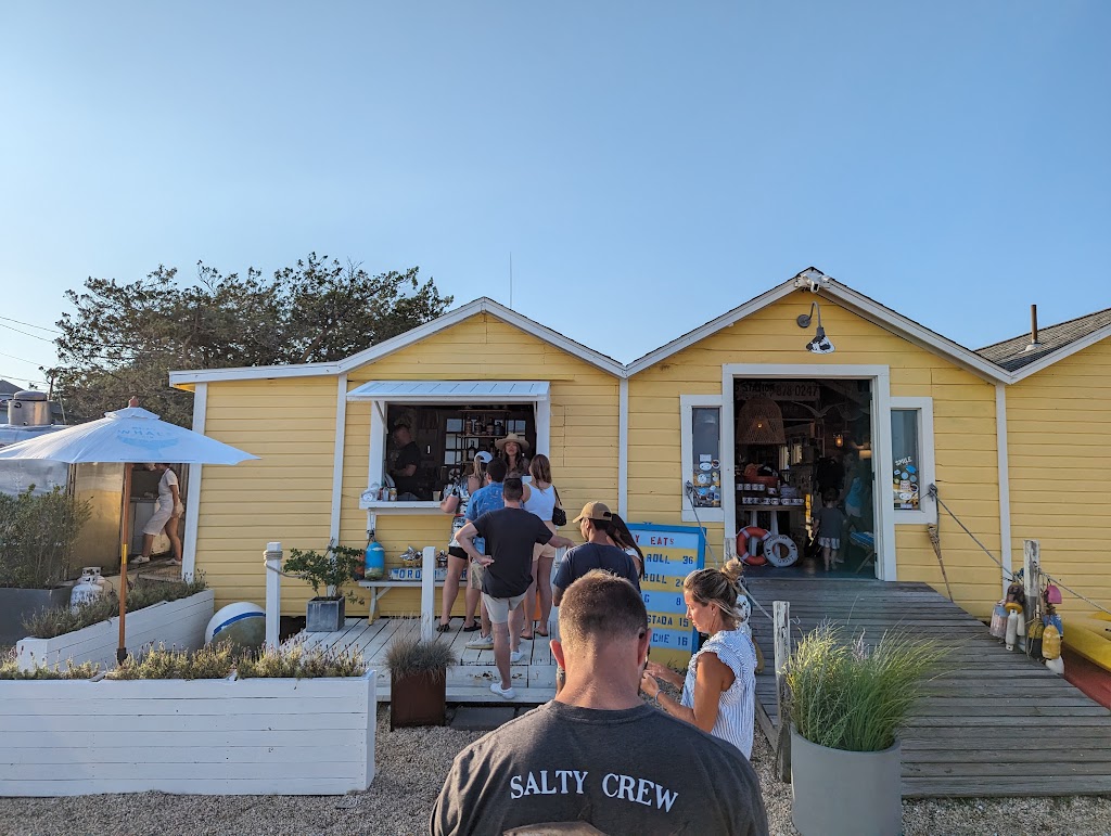 Lilys Seaside at Silly Lily | Silly Lily Fishing Station, 99 Adelaide Ave, East Moriches, NY 11940 | Phone: (631) 407-0008