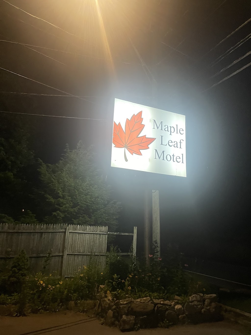 Maple Leaf Motel | 244 Kent Rd, New Milford, CT 06776 | Phone: (860) 350-2766