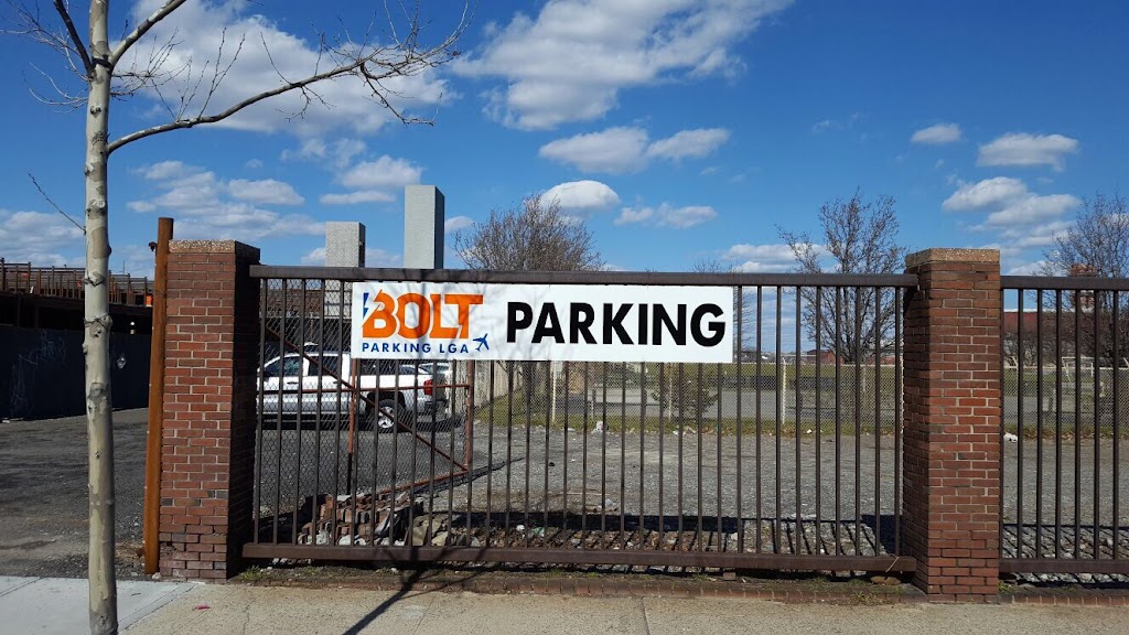 Bolt Parking LGA - LaGuardia Airport Parking | 31-25 20th Ave, Queens, NY 11105 | Phone: (718) 414-2479