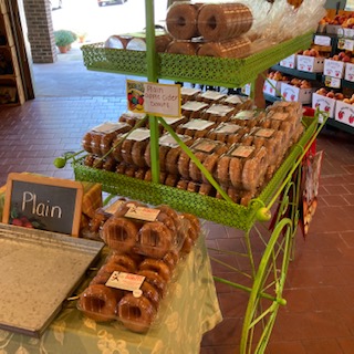 Johnny Appleseeds Farm Fruit Stand | 185 West Rd Main store, Ellington, CT 06029 | Phone: (860) 875-1000