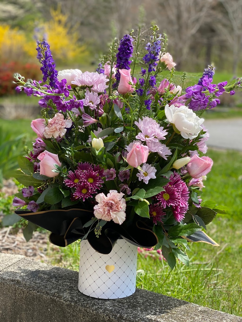 L & J Blooms | 45 Honey Hill Rd, East Haddam, CT 06423 | Phone: (860) 691-1606