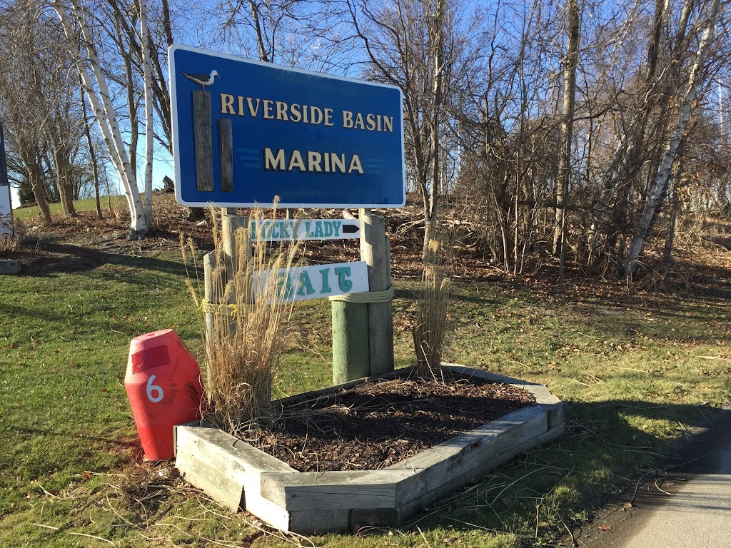 Riverside Basin Marina | 45 Riverside Dr, Clinton, CT 06413 | Phone: (860) 669-1503