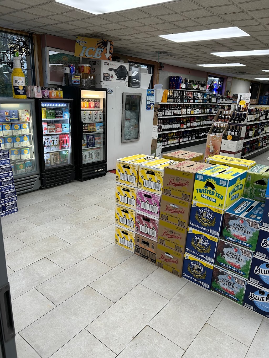 Pinebrook Liquor and Deli | 1870 Wayside Rd, Tinton Falls, NJ 07724 | Phone: (732) 544-8808
