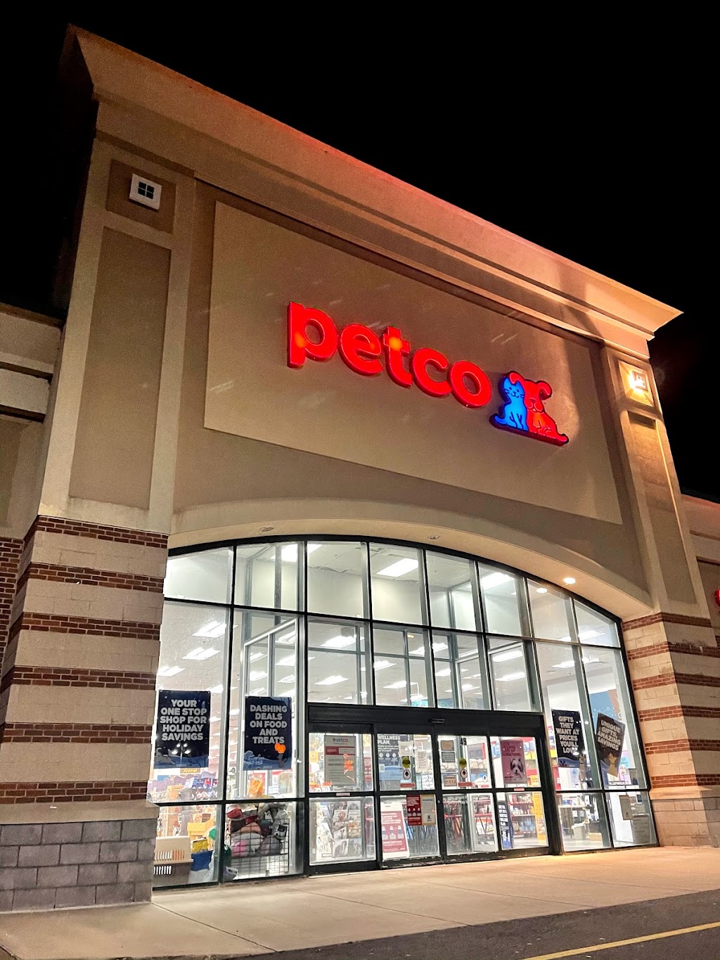 Petco | 45 Holyoke St, Holyoke, MA 01040 | Phone: (413) 539-9197