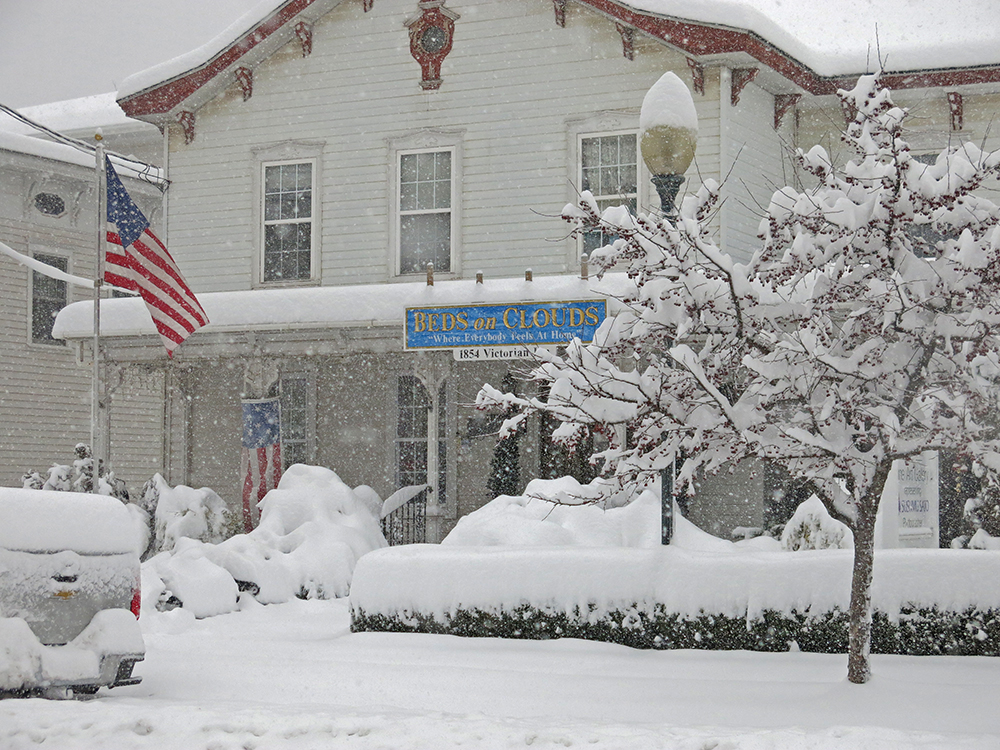 Beds on Clouds - Catskill Lodging | 5320 NY-23, Windham, NY 12496 | Phone: (518) 734-4692