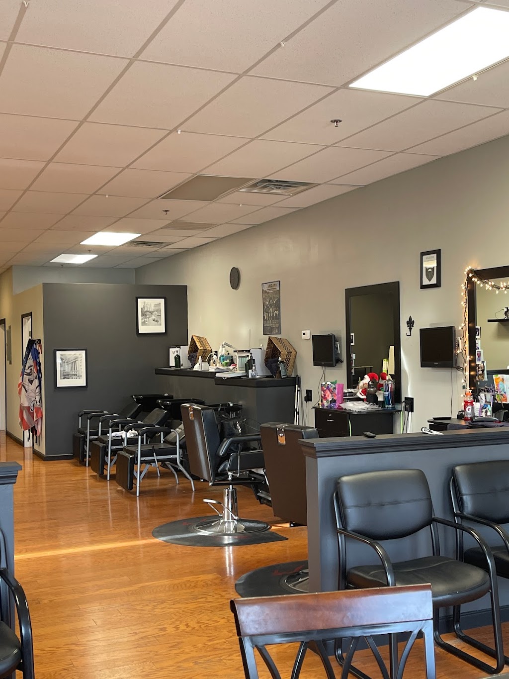 Lookin Sharp Mens Haircut Lounge | 153 Temple Hill Rd, New Windsor, NY 12553 | Phone: (845) 391-8002