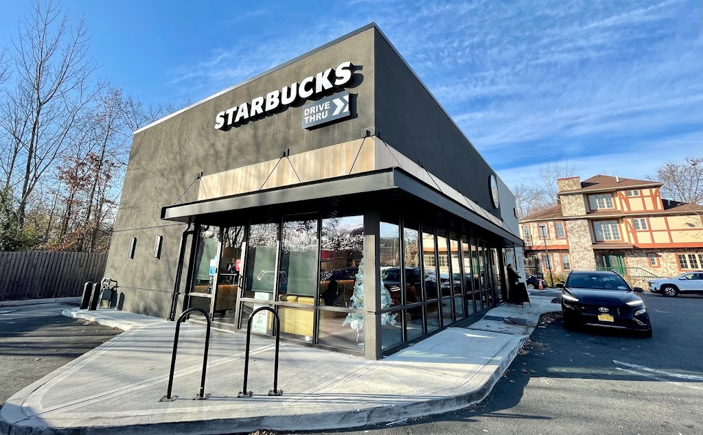 Starbucks | 5801 Amboy Rd, Staten Island, NY 10309 | Phone: (718) 559-4012