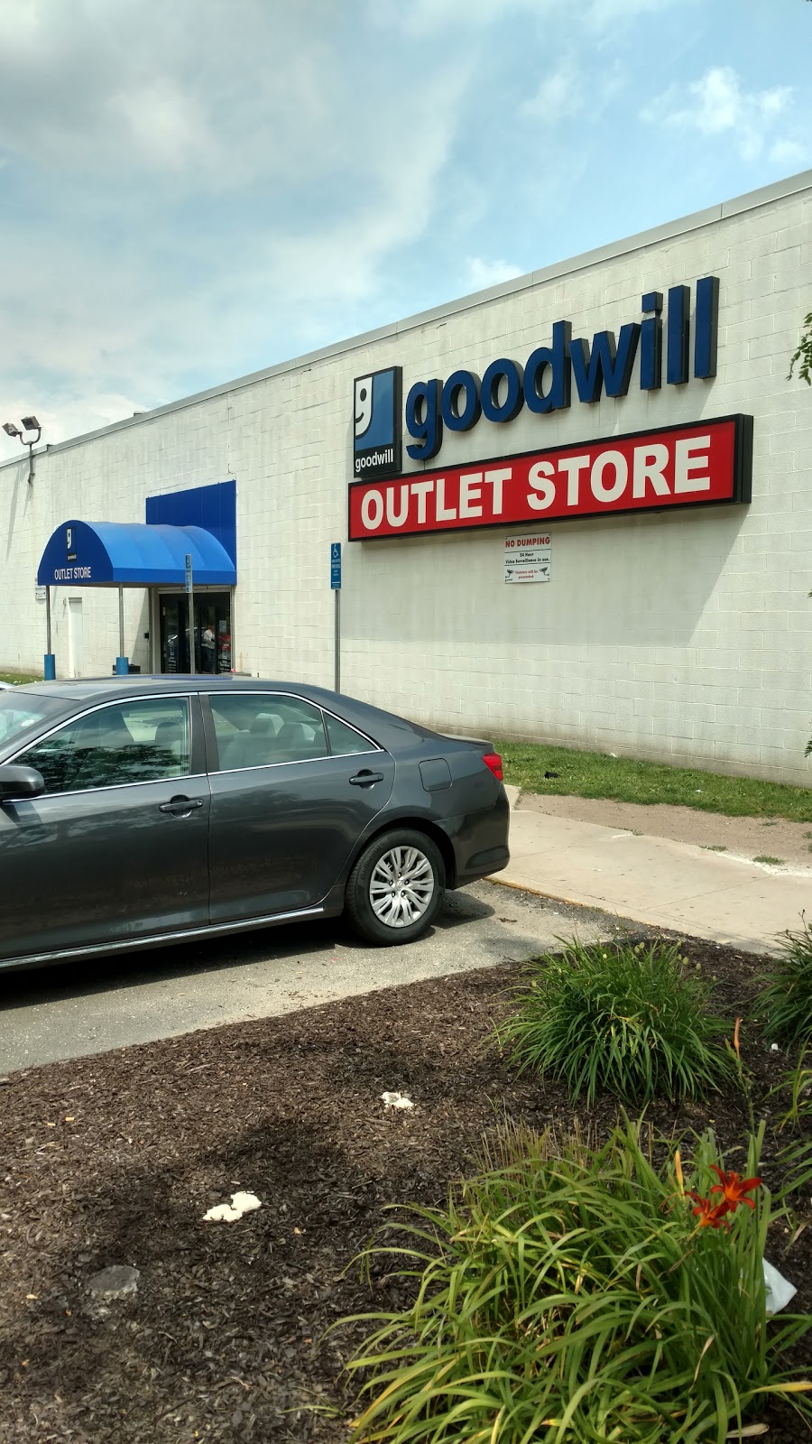 Goodwill Outlet Store | 2901 State St, Hamden, CT 06517 | Phone: (203) 248-1600