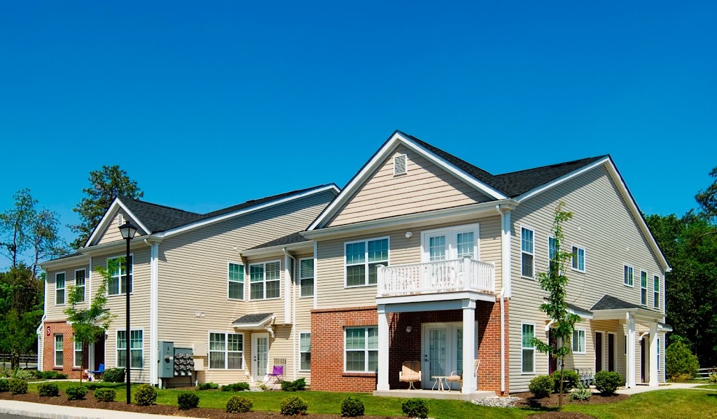 Willow Point at Vista Center Apartments | 1 Willow Dr, Jackson Township, NJ 08527 | Phone: (732) 833-4100