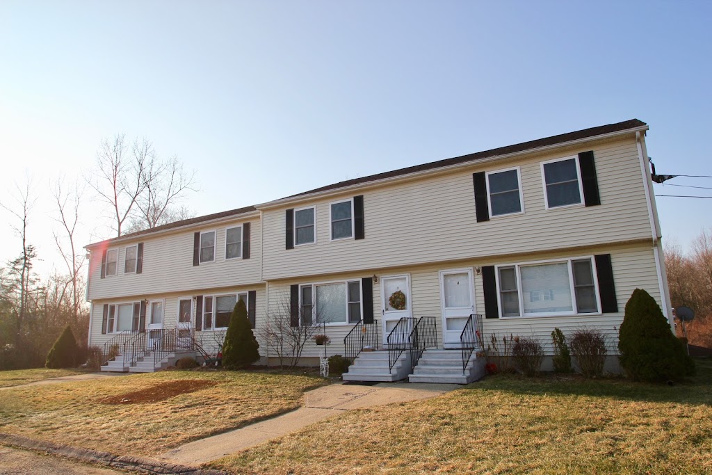 Linwood Apartments - Townhouse Apartments | 60 Linwood Ave, Colchester, CT 06415 | Phone: (860) 887-2792