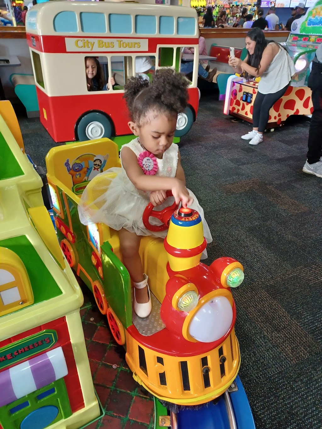 Chuck E. Cheese | 1120 US-1, Edison, NJ 08817 | Phone: (732) 603-0929