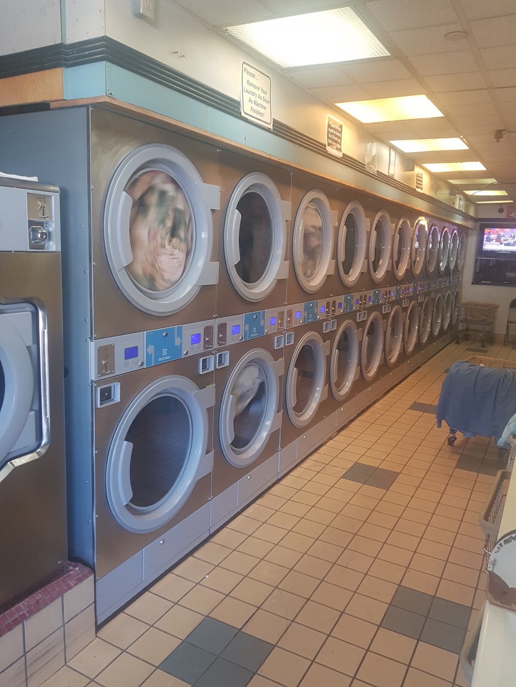 Main street laundromat | 8515main street, Briarwood, NY 11435 | Phone: (347) 813-1720