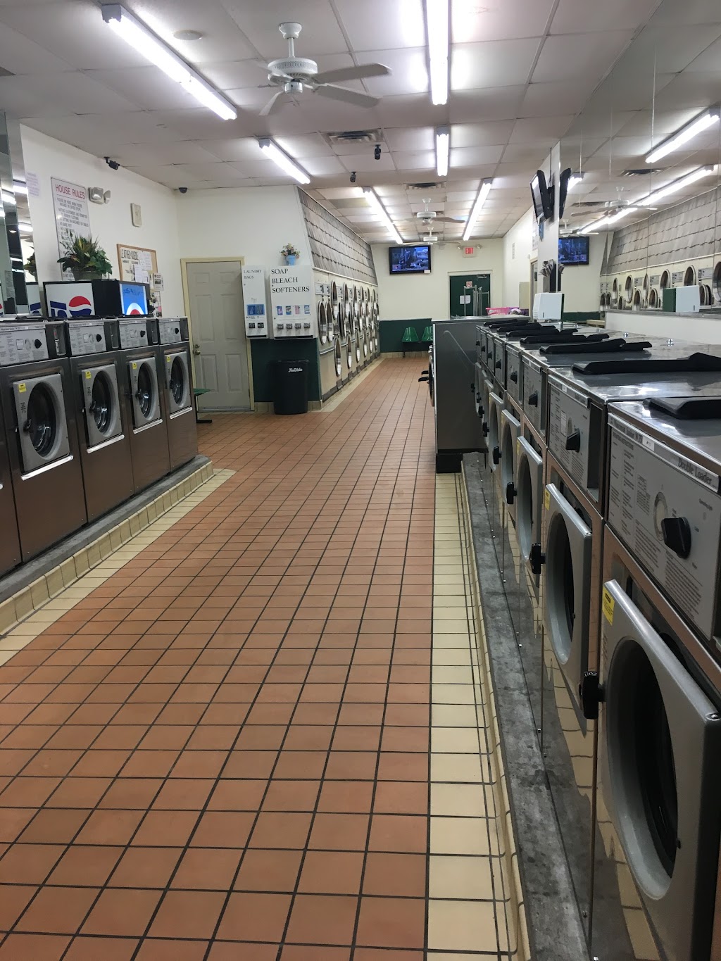 Dutchess Park Laundromat | 1545 NY-52, Fishkill, NY 12524 | Phone: (845) 896-5371