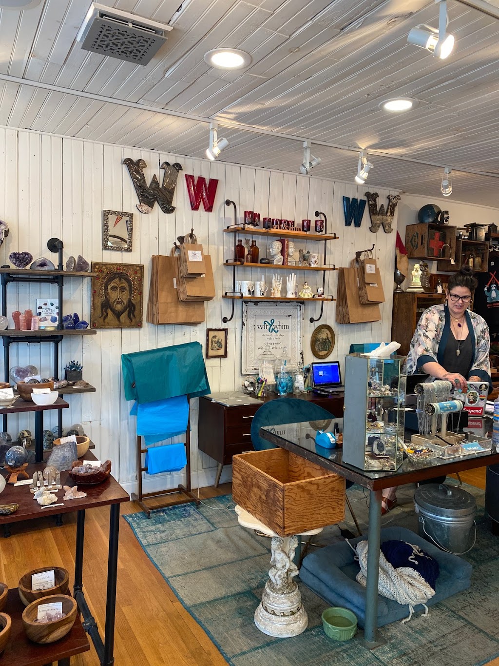 wit & whim | 6 Carlton Ave, Port Washington, NY 11050 | Phone: (516) 944-9200