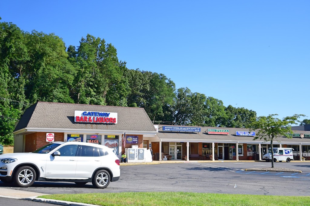 Gateway Bar & Liquor Store | 1018 NJ-36, Atlantic Highlands, NJ 07716 | Phone: (732) 291-9521