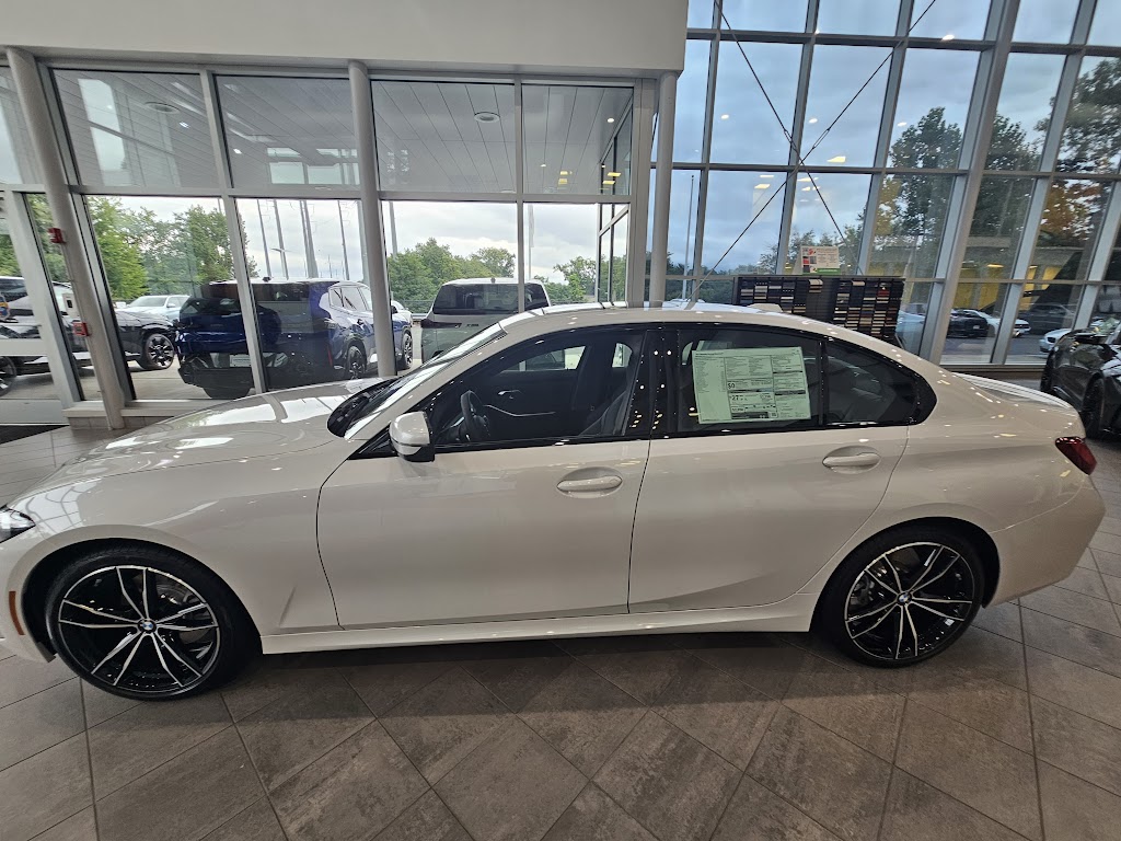 BMW of West Springfield | 1712 Riverdale St, West Springfield, MA 01089 | Phone: (413) 746-1722