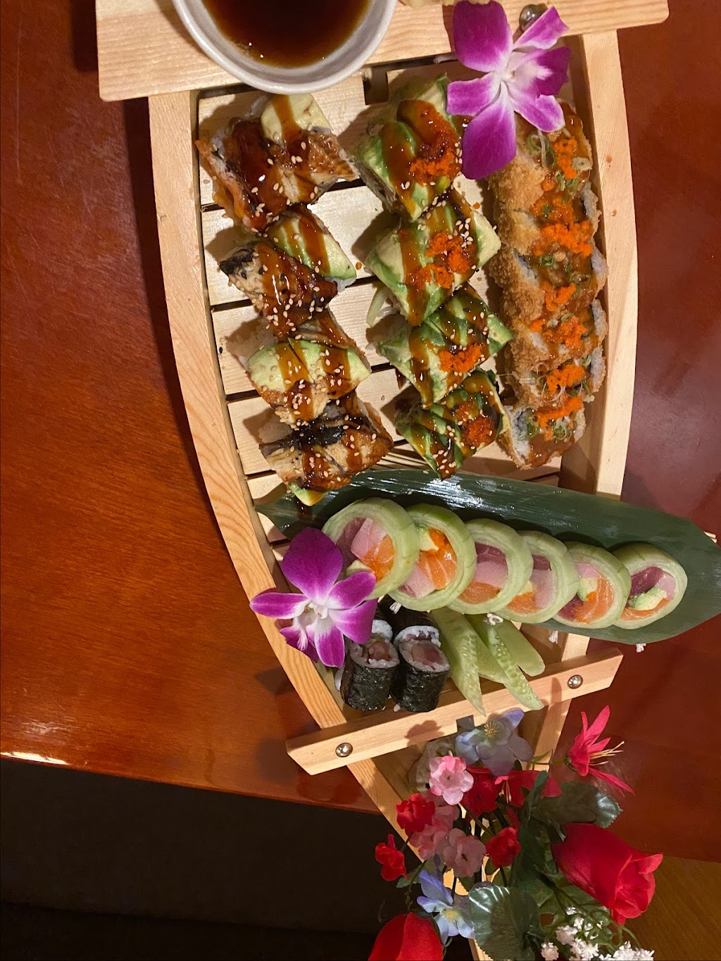 sakana sushi | 435 Main St, Monroe, CT 06468 | Phone: (203) 452-8220