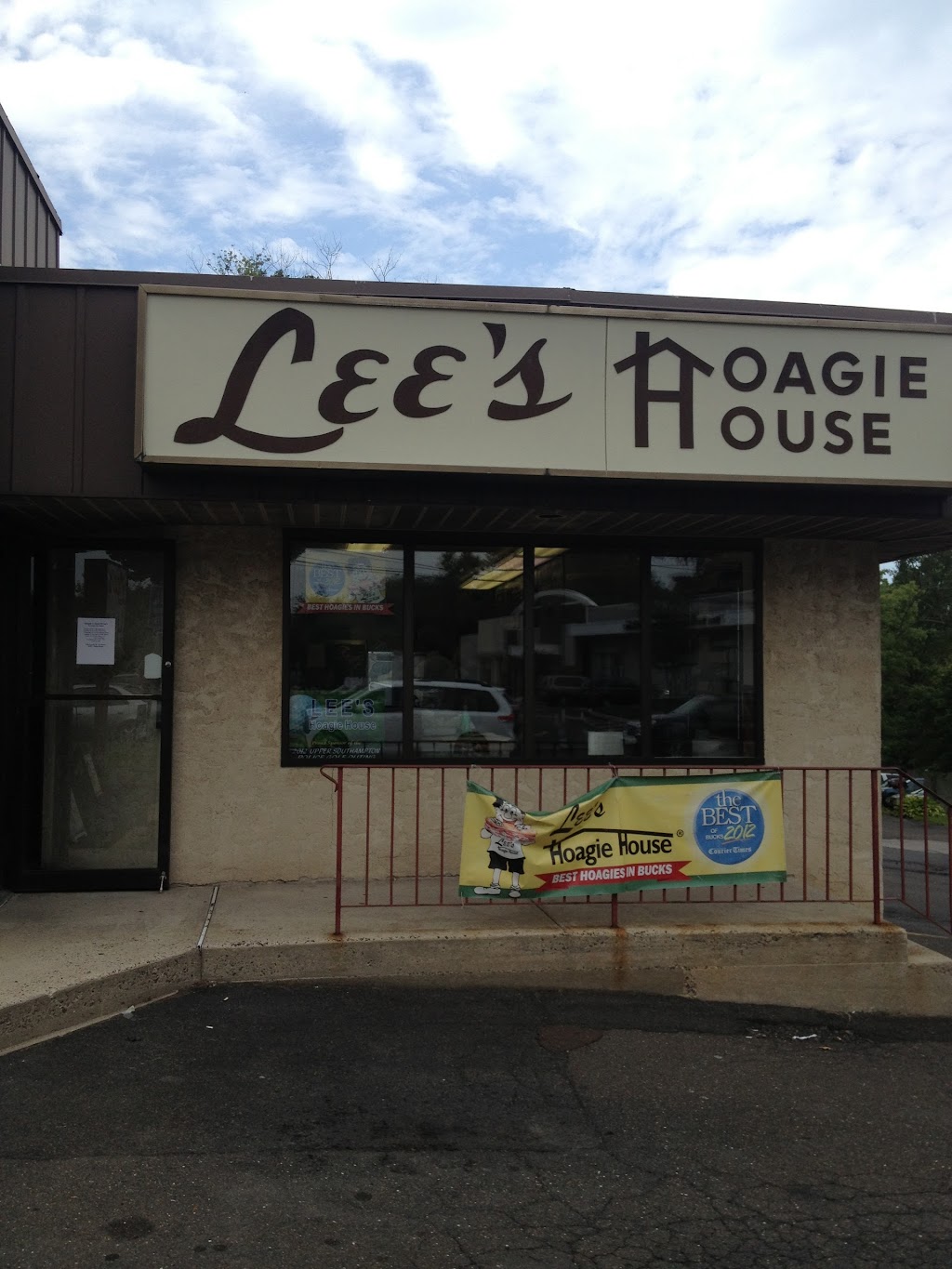 Lees Hoagie House Southampton | 26 Second Street Pike, Southampton, PA 18966 | Phone: (215) 322-2500