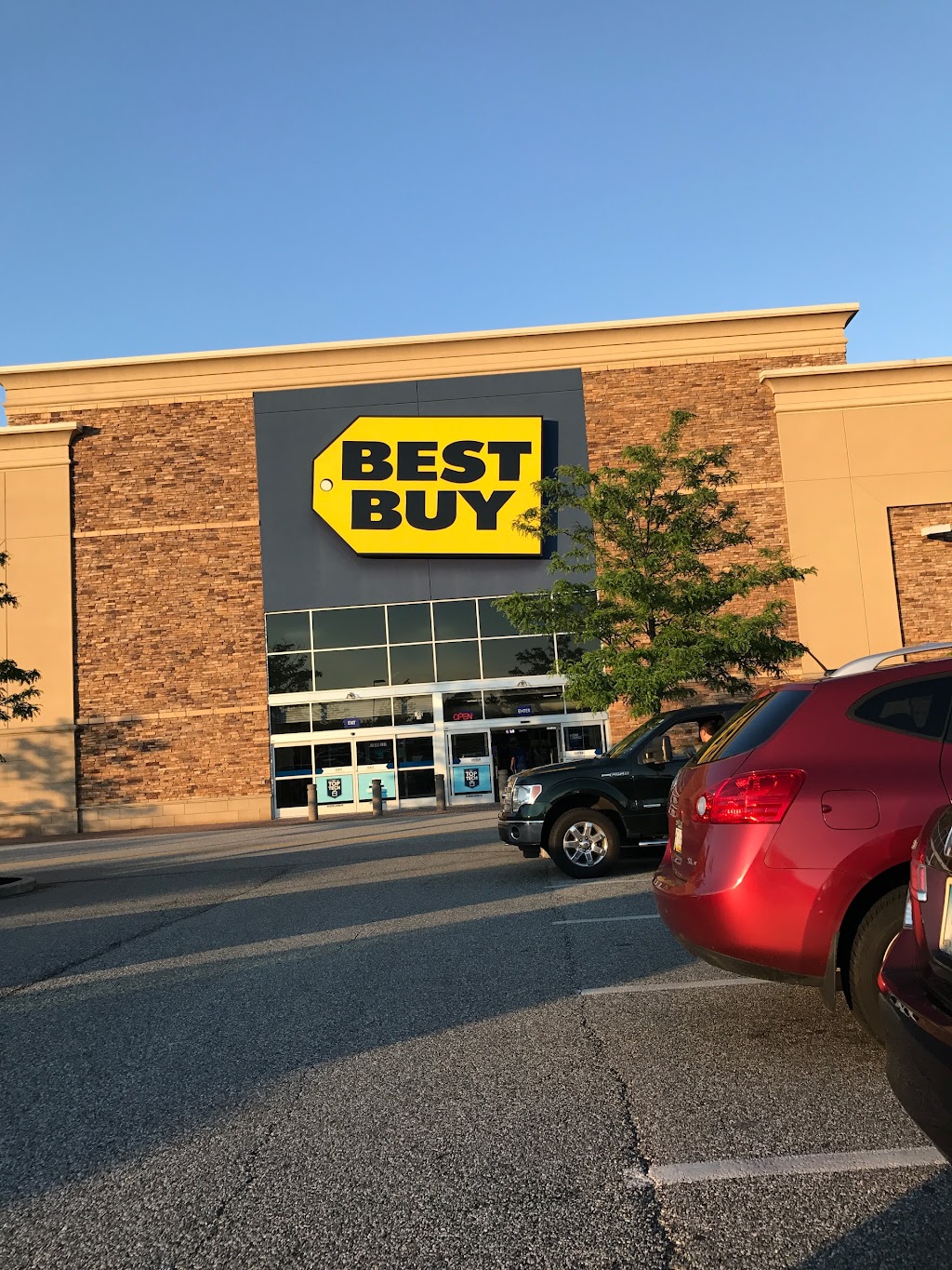 Best Buy | 400 Front Street Ste 4, Collegeville, PA 19426 | Phone: (610) 409-7879