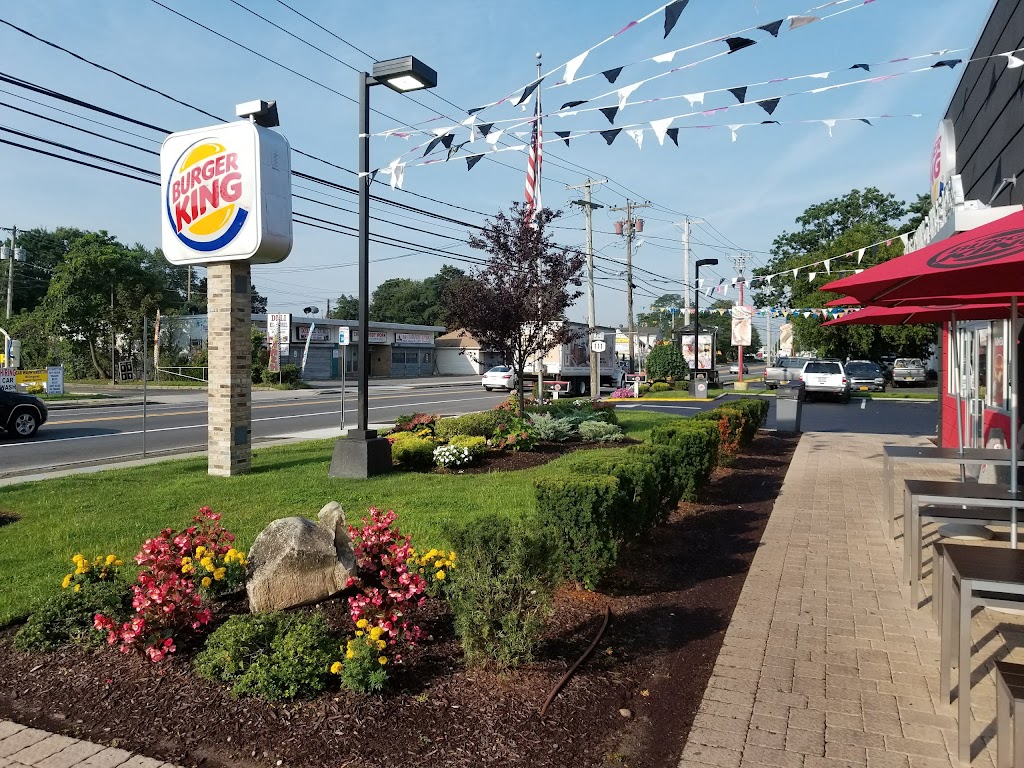 Burger King | 121 W Suffolk Ave, Central Islip, NY 11722 | Phone: (631) 234-1020