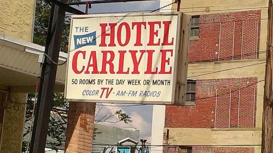 Hotel Carlyle room house and hour motel | 1425 Poplar St, Philadelphia, PA 19130 | Phone: (215) 978-9934