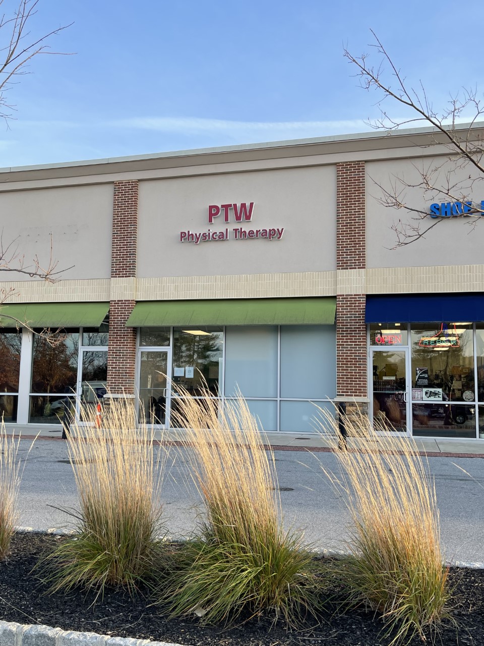 Ivy Rehab Physical Therapy | 500 Chesterbrook Blvd Unit 10, Wayne, PA 19087 | Phone: (484) 229-4400