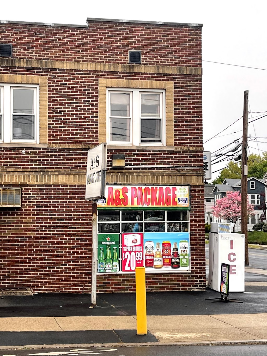 A & S Package Store | 2 Carlton St, New Britain, CT 06053 | Phone: (860) 225-2337